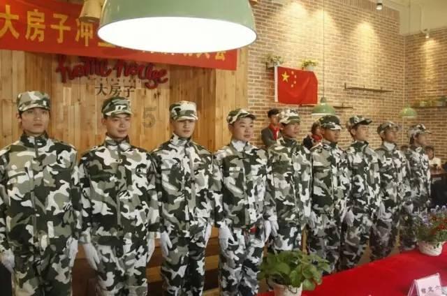 街舞还得看王一博，嘻哈风舞台秀火出圈，引发全民翻跳热潮